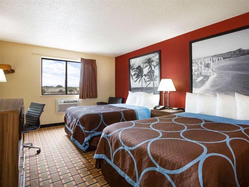ซูเปอร์ 8 บาย วินด์แฮม เชสเตอร์/ริชมอนด์ แอเรีย Motel ภายนอก รูปภาพ